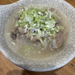 もつ焼 かど - 豚なんこつ煮込み（塩）