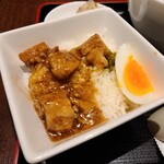 天津ダック - 魯肉飯は、もう少しコッテリした味付けにしてもいいと思います