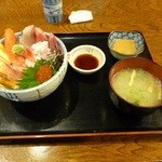 じもの亭 - 海鮮丼（雪）