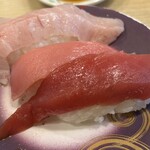 回転寿し トリトン 円山店 - 手前から「赤身」・「中トロ」・「びんちょうとろ」( ﾟДﾟ)ｳﾏｰ