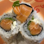 回転寿し トリトン - 「サーモンチーズロール」