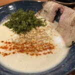 唯一無二のらぁ麺専門店 イ袋ワシづかみ - 