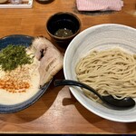 唯一無二のらぁ麺専門店 イ袋ワシづかみ - 