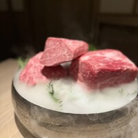 焼肉牛印 神楽坂店 - 本日、使うお肉ですって、こうやって最初に持って来れられるだけで心が鷲掴みされる。