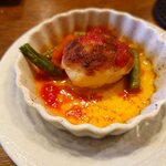 釜めし菜時記 さき亭 - コースの一品料理：海老団子と旬野菜のオーブン焼き