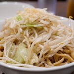 凛 - M.O(町田オリジナル) スープなし・麺1/3(約140g)・ニンニクあり・生卵トッピング