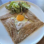 LUMP COURT ISUMI - 自家製ハムとチーズのガレット