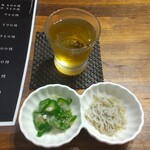 フルムーン - お通しとウィスキー