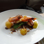 グランド キッチン - 帆立貝と天使の海老のプランチャでございます