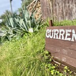 カレント - 国道沿いにロンドンバス(他店)が有るので、通り過ぎたらすぐに入口〜⤴︎︎⤴︎