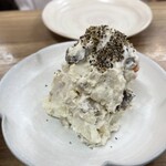 釣宿酒場 マヅメ - 燻製ポテサバ