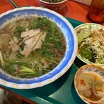 タイ・ベトナム屋台 ヤミー トミー - 