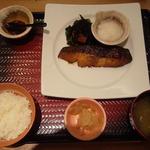 大戸屋 - 沖目鯛の醤油麹漬け炭火焼き定食