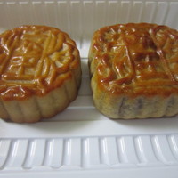 南園 - 左・蓮あん　右・小豆塩玉子入り