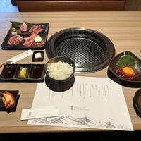 近江うし 焼肉 にくTATSU 青山本店 - 
