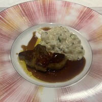 ステーキ鉄板焼 しゅうえ - フォアグラのソテー 黒トリュフのクリームリゾット添え