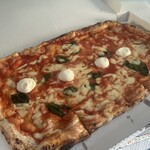 Pizzeria & Ristorante Bellafigliola - 料理写真:ピッツァマルゲリータ