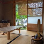 手打ち蕎麦とも花 - 落ち着く雰囲気