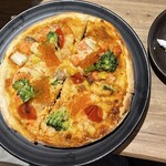 札幌海鮮丼専門店 すしどんぶり - 「シーフードピザ」2,690円（2025.7/3）