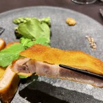 イル アオヤマ - 十勝マンガリッァ豚のカツレツ、グリーンアスパラ