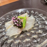 イル アオヤマ - 13日寝かせたヤイトハタ、キャビア