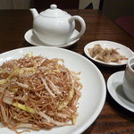 黄ニラとモヤシの醤油焼そば