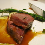 プレヴナンス - 26年7月　土浦窒息鴨のロースト　断面アップ