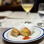 ON the TABLE CHINESE - 