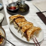 ON the TABLE CHINESE - 