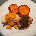 蒼洋軒 - 長井 さかな人長谷川さんより神経〆羽太のフリットと青森 塩谷魚店より北紫雲母 鮪のレアカツとフレッシュキャビア オシェトラ ブリオッシュのスライダー 2種