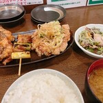 高山商店 - たれ＆油淋鶏のハーフ＆ハーフ