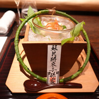 膳司 水光庵 - アワビの塩酒蒸し、車海老、周りに秋田のじゅんさい、水なすとキュウリ、鮑の出汁ゼリー