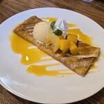 Un Chat noir - マンゴーレモンクレープ900円