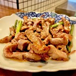 富岡一丁目の夕陽 - 20250703牛タンとにんにくの芽のねぎ塩炒め880円