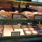 La Glace - 沢山のスイーツやパンがあります