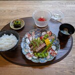 はなもも - おしのぎ、強肴、蓋もの。