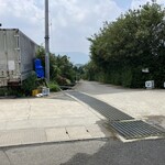 観音山フルーツパーラー - 車は一方通行　出口はこちら