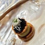 Saucer - グジェール　インカの目覚めのムース、西洋わさび、キャビア　サワークリーム　冷たい一品かと思ったら温かいもので驚きました