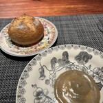 Saucer - ソーセ　こちらのソースは鮎の肝、骨、身が入ってます。パンで拭っていただく一品です。この自家製パンもすごく美味しい。