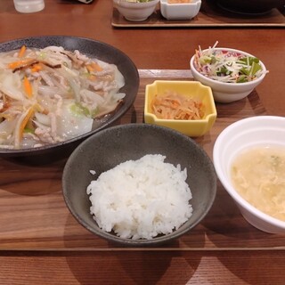 口コミ一覧 : 紫藤花 （シトウカ） - 丸太町（京都市営）/中華