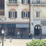 オチェーアノ - シェリーメイとジェラトーニがグリーティングしてるのが見える