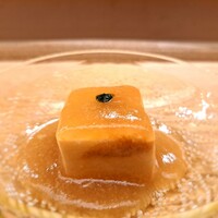 赤坂 菊乃井 - ⚫猪口
                      「生雲丹豆腐　若芽ピューレ　山葵餡」
