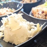 鶏串割烹 和 - しらすおろし｡もう少ししらす入れてよーう。