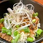 東京豚骨拉麺 藤丸 - チャーシューのしぐれごはん 250円