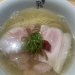 煮干しのビリー - 貝と煮干し(ハマグリ) 1150円