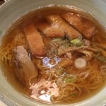 千草 - かつラーメン（大）醤油ベースでカツが乗るとちょっとこってり。