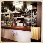 麺や 真登 - 店員さんは茶髪率高し