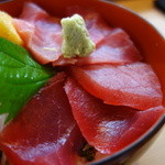 ひょうたん寿司 - なかなか分厚い赤身が六枚。