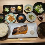 千住 剣崎 - (ランチ)本日の焼き魚定食(鮭)/1,980