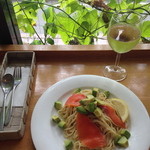 鵠沼パスタダイナー スプーン - サーモン＆アボカドのカッペリーニ